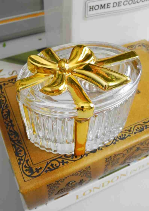 Pojemnik owalny z transparentnego szkła