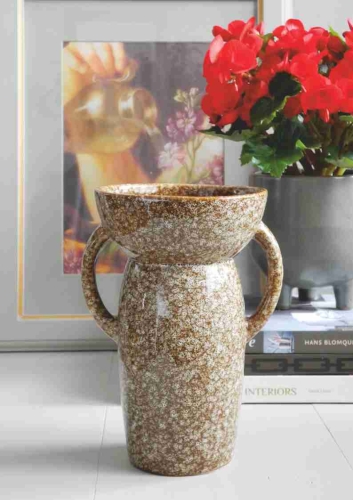 Ceramiczny brązowy wazon w stylu retro