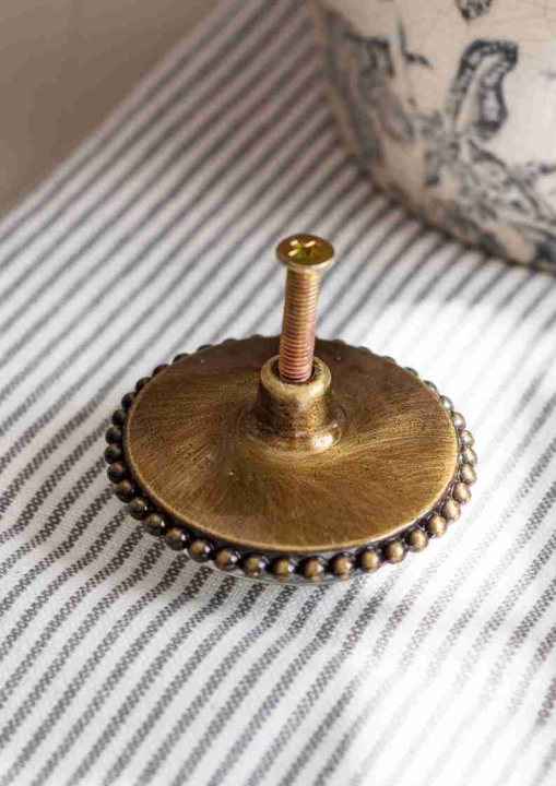 Gałka meblowa w stylu vintage