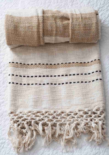 Koc w kolorach ziemi