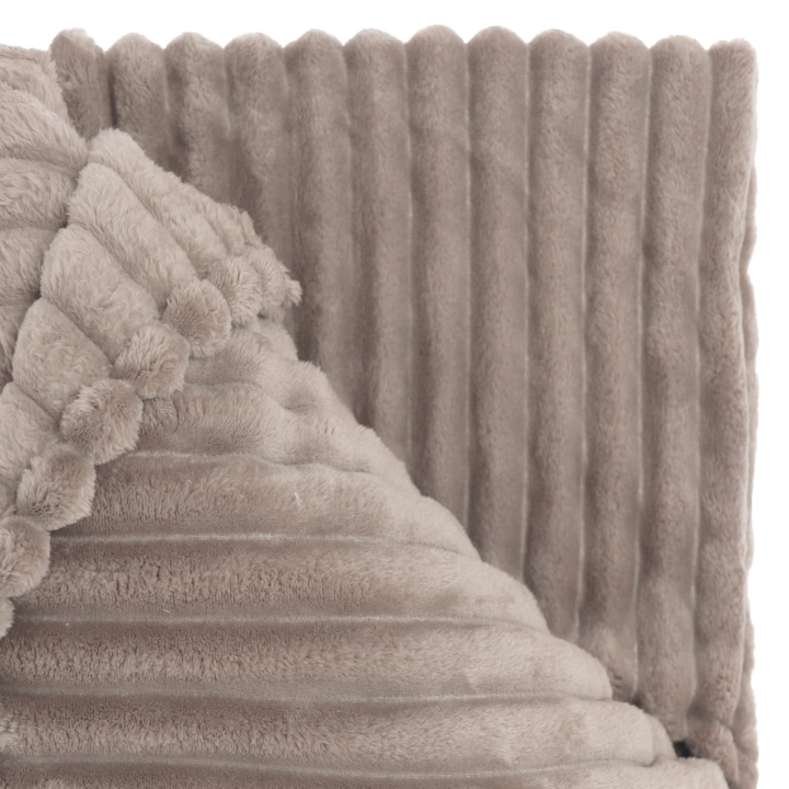 Miękki pluszowy koc w kolorze Mocha Mousse