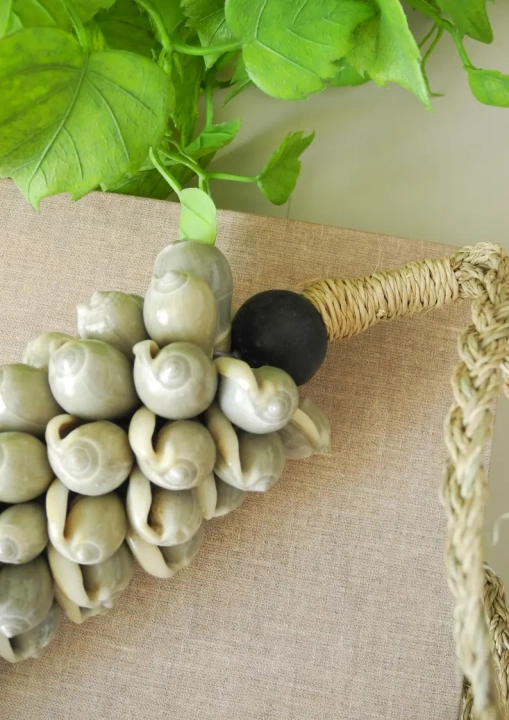 Zawieszka dekoracja z muszli z chwostem - detale