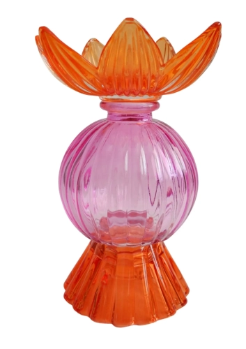 Szklany świecznik z kolorowego szkła w stylu dopamine decor. Wysokość 17 cm, cena 58 zł