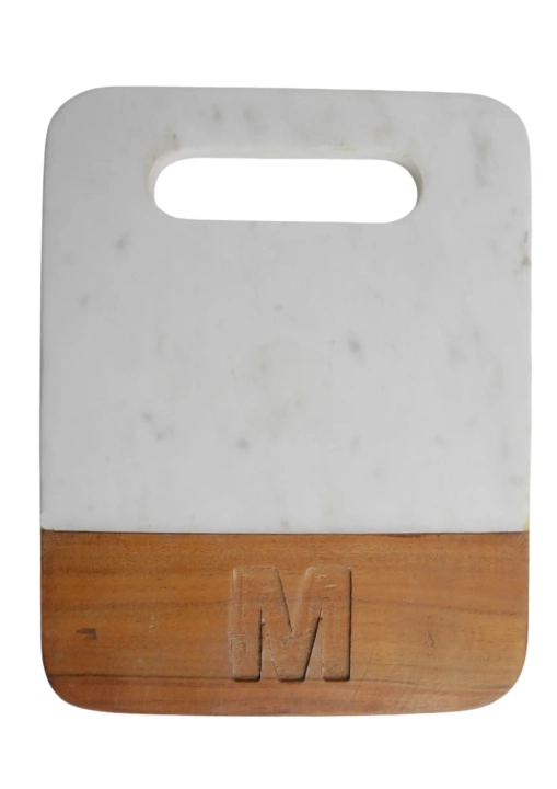 Deska kuchenna z marmuru i drewna z literą M