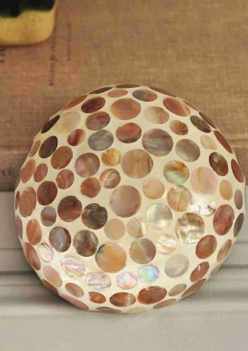 Miseczka kokosowa zdobiona z zewnątrz