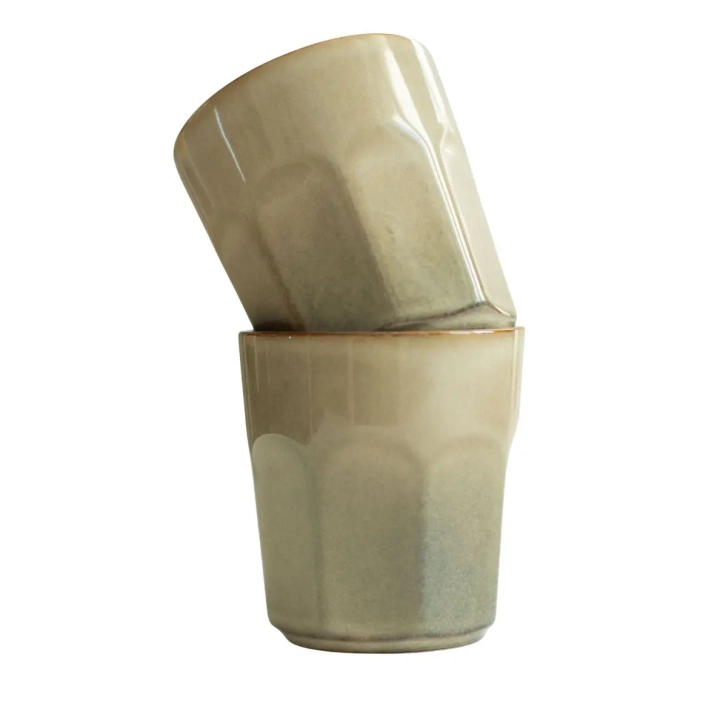 Dwa beżowo-szare ceramiczne kubki Sienna 150 ml ustawione jeden na drugim, z widocznym pionowym fasetowaniem