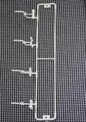 Biały wieszak ścienny do łazienki