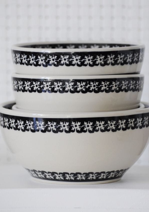 miska ceramiczna Bolesławiec 16 cm czarny wzór ręcznie malowana