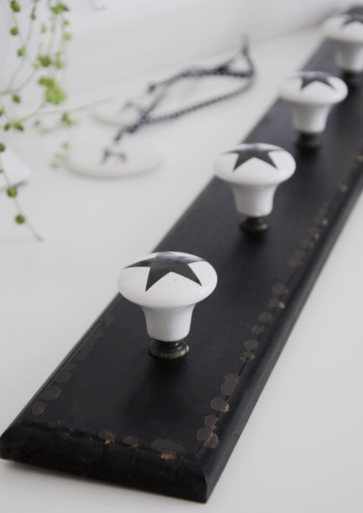 Wieszak ścienny czarny