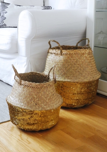 Kosz z trawy morskiej ozdobiony cekinami