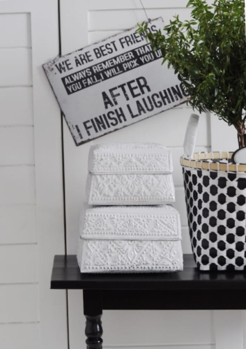 Stylowa dekoracja z metalu z napisem BEST FRIENDS