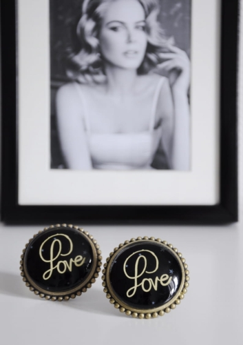 Gałka meblowa LOVE z napisem pod szkłem w kolorze starego złota