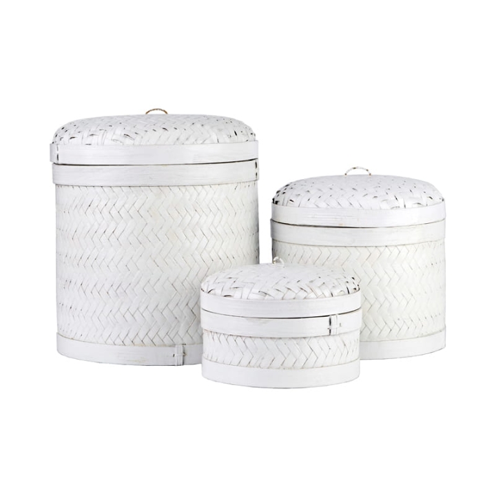 Biały pojemnik dekoracyjny z naturalnych materiałów