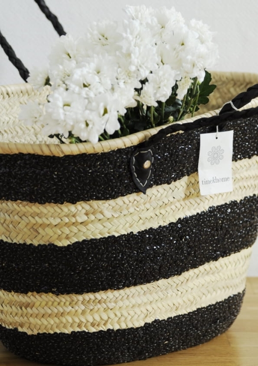 Kosz na plażę naszywany cekinami