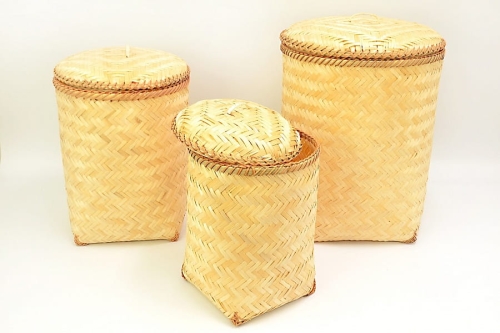 Kosze w naturalnym koolorze