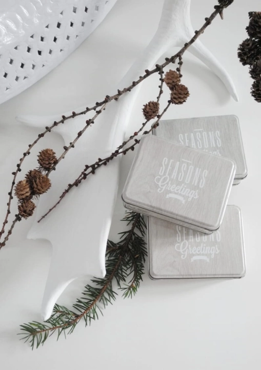 Puszka świąteczna seasons metalowa z dekoracyjnym motywem