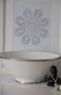 Ręcznie robiona miska marokańska 30 cm – biel i srebro